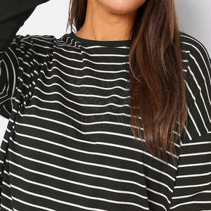 Camiseta de doble capa para mujer Camiseta de doble capa de último diseño Impresión de logotipo personalizado Camiseta de doble capa de algodón y poliéster para mujer - Product Image 5