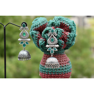 Pendientes de aro grandes tipo jhumka, hechos a mano, con apariencia de plata, de latón y piedra, para niñas y mujeres. - Product Image 2