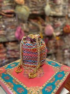 Bolsos Potli bordados hechos a mano indios tradicionales, bolsos de uso festivo para fiestas de boda para mujer, bolsos de mano bordados OEM - Product Image 2