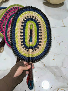 Abanico de algas marinas decorativo hecho a mano ligero y único perfecto para temas tropicales y hogares bohemios - Product Image 4