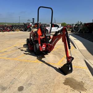 Tracteur à roues Massey Ferguson GC1723EB 4WD de qualité supérieure livraison rapide avec moteur central vente en gros maintenant disponible - Product Image 4