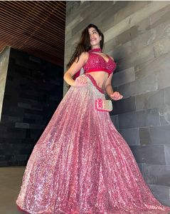 ชุดเดรสซาตินผ้าไหม Lehenga Choli,ชุดแฟชั่นอินเดียยอดนิยมดีไซน์เนอร์สีชมพูสำหรับใส่ไปงานปาร์ตี้ - Product Image 3
