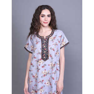 Chemise de nuit Alpine ODM en tissu doux tissé avec poche latérale, broderie au col et logo personnalisé, fermeture à cordon, MOQ 3 pièces - Product Image 2