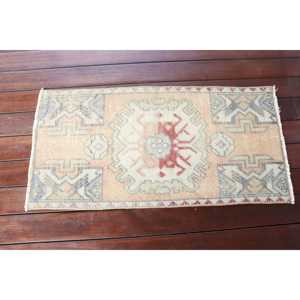 Vintage Small Rug, 1,4x2,<b>9</b> ft Turkish Rug, Red Southwestern Wool Rug - Product Image 3