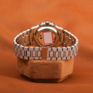 Reloj de pulsera de diamantes Moissinatie para mujer con esfera azul numérica, reloj de diseño loco de mano personalizado de lujo, reloj completamente helado - Product Image 3