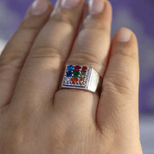 Anillo de Plata 925 para Hombre Zarkan con Diamantes Americanos Navratna, Estilo Geométrico Romántico Ovalado en Platino y Rodio para Uso Diario - Product Image 3