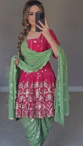 Présentation de la nouvelle collection de festivals avec robe et dupatta en faux georgette et broderie lourde, entièrement cousue - Product Image 5