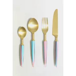 Services de couverts avec manches en résine verte, couverts plaqués or, ensemble cuillère-fourchette pour ustensiles de cuisine - Product Image 3