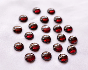 โกเมนสีแดงธรรมชาติรูปทรงกลมแบนหลังอัญมณีสำหรับทำเครื่องประดับทำแหวนจี้เครื่องประดับอัญมณีคุณภาพสูง - Product Image 4