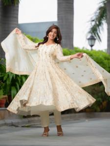 Elegante traje Anarkali bordado de Chinon blanco con estilo tradicional Dupatta para bodas, fiestas, ocasiones festivas - Product Image 6