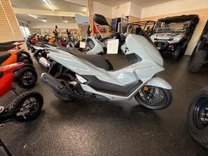 Scooter PCX160 Modelo 2025 - Motor eSP+ de 157cc - Refrigeración Líquida ABS para Desplazamientos Urbanos (Versión de Exportación) - Ordene Ahora - Product Image 2