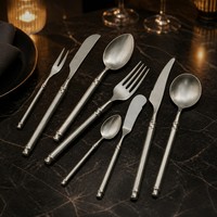 Ensemble de couverts rétro en acier inoxydable à poignée ronde, 8 pièces, finition mate forgée, couteau, fourchette, cuillère, vente en gros pour hôtels