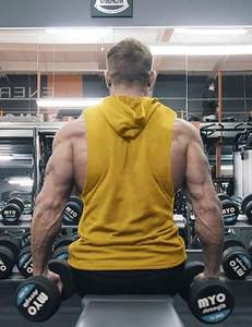 Sweat à capuche sans manches de fitness avec un design moderne, matériau respirant et doux, idéal pour les échauffements ou les superpositions par temps frais - Product Image 3