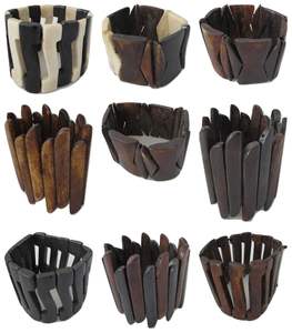 Bracelets de mode indienne avec des conceptions carrées incurvées Bracelets extensibles en os et en corne - Product Image 2