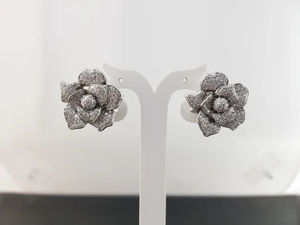 Boucles d'oreilles préposées pour femmes en argent sterling 925 et diamant moissanite taille brillant rond pour femmes avec clarté VVS - Product Image 3