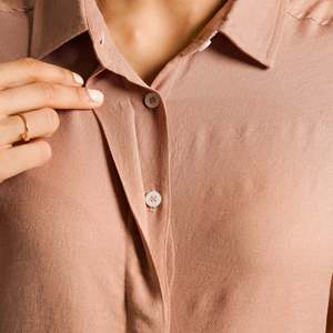 เสื้อเชิ้ตติดกระดุมแบบพื้นฐานสำหรับใส่ออกกำลังกาย สีผิว - Product Image 5
