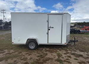 Remolque de Carga Cerrado de 6X12 con Capacidad de Carga de 7000 lb para Contratistas y Empacadores que Necesitan Seguridad, Compacto, Resistente y Fácil de Remolcar - Product Image 2