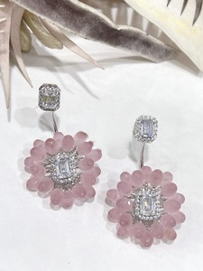 Pendientes llamativos ligeros pulidos de plata de excelente calidad de lujo, ropa moderna para fiesta, boda, función, colección de ropa para mujer - Product Image 4