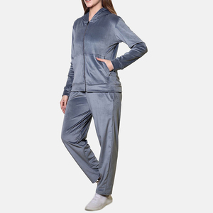 2025 última llegada ropa de mujer conjunto de chándales de terciopelo con cremallera ropa de estilo callejero chándal de terciopelo de manga larga para mujer - Product Image 6