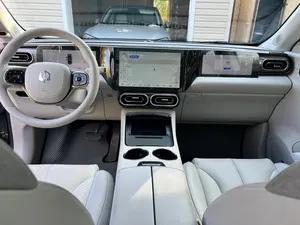 2022 L E E P M T O R C I I AWD Batería de Litio 110kWh+ Neumáticos R18 Motor de Doble Tracción Asientos de Cuero 6 Plazas Cámara Trasera Panorámica - Product Image 4