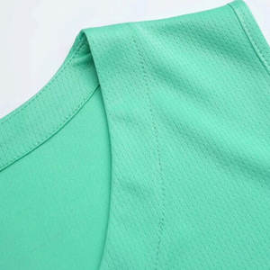 Maillot de basket-ball à manches courtes de dernière génération, short durable, ensemble respirant pour équipe, 100% polyester, personnalisé, fabriqué au Pakistan - Product Image 4