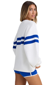Ensemble deux pièces sportif pour femme : sweat-shirt oversize et mini-short élastique à rayures contrastées avec logo personnalisé - Product Image 6
