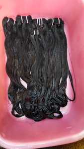 Extensions de cheveux indiennes 100% non transformées naturelles Deep Wave pour les femmes Raw Bundle Alignement des cuticules Couleur noire naturelle Style Yaki - Product Image 3