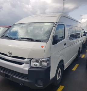 Autobús Hiace Quantum 27 GL de 15 Plazas, Seminuevo, Asientos de Cuero, Volante a la Izquierda, con Cámara Trasera - En Venta - Product Image 2