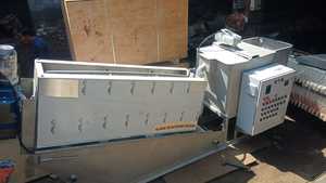 Machine de déshydratation de presse à vis multi-disques en acier inoxydable pour usine de fabrication à usage domestique Hôtel 2000L 1000L 500L Caractéristique Propre - Product Image 2