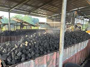 Charbon de bois hexagonal sans fumée pas cher, briquettes de bois dur pour barbecue, vente en gros - Product Image 5