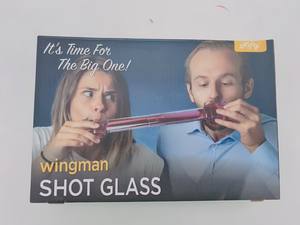 Juego de escritorio novedad y juguete interesante Party Game Wingman shot Glass - Product Image 3