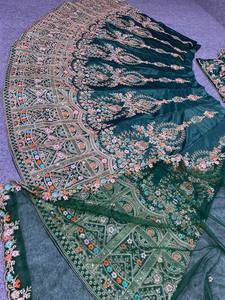 Erstaunliches neues Design dunkelgrün Farbe Braut Lehenga Choli, Hochzeit Lehenga Choli mit Bluse und Duppata in <span class=keywords><strong>M</strong></span> Kreation - Product Image 3