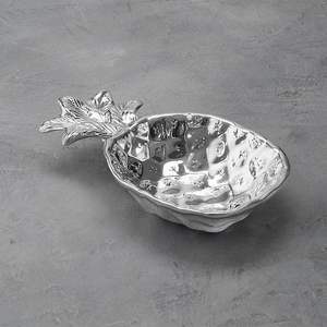 Belle coupelle en fonte d'aluminium conçue pour les décorations de luxe, offrant une utilisation polyvalente avec un métal durable. - Product Image 1