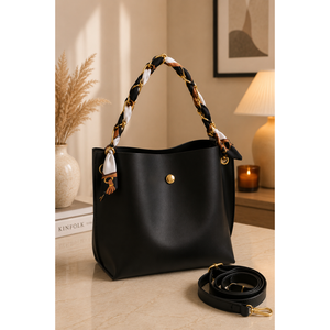 Sac à main et à bandoulière en cuir noir avec détail écharpe à chaîne - Product Image 1