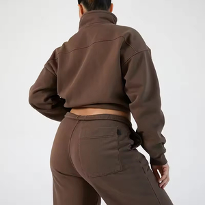 ชุดสเวตเตอร์2ชิ้นสำหรับผู้หญิงชุดวิ่งพร้อมเสื้อมีฮู้ดและกางเกงสเวตเตอร์ปักลายมีซิปแบบกำหนดเอง - Product Image 4