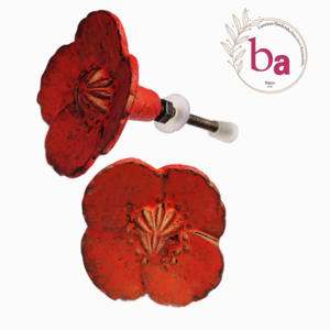Perilla de hierro fundido de flor roja antigua, acabado desgastado de inspiración Vintage, tirador de cajón rústico, perilla decorativa para armario, tocador de cocina - Product Image 1