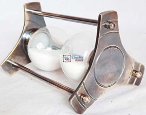 Reloj de Arena de Latón Antiguo con Marco Triangular, Decoración de Escritorio para Oficina y Hogar - Product Image 4