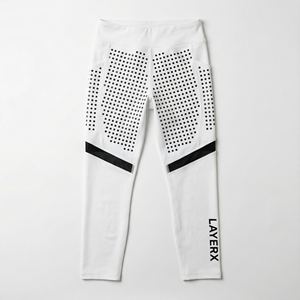 Pantalons en toile courts personnalisés pour hommes, style Techwear Y2K, avec strass thermocollés, genoux déchirés, leggings de compression, écologiques - Product Image 1