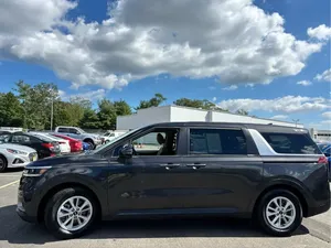 2022 Kia Carnival LXS - Product Image 2