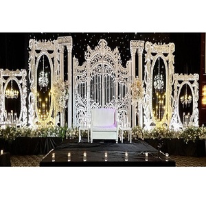 Escenario de recepción de boda asequible con paneles y pilares Decoración de escenario de recepción de boda real Decoración de escenario de tema de boda asiático - Product Image 1