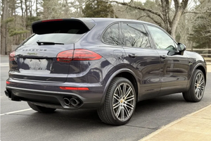 LISTO PARA CONDUCIR - USADO, VOLANTE A LA IZQUIERDA |   CONDUCCIÓN DERECHA |   PORSCHE CAYENNE S E-HYBRID PLATINUM EDITION 2017 - Product Image 3