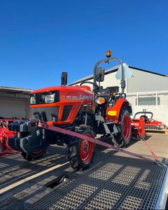 Tracteur Kubota L3302 de haute qualité avec moteur puissant et équipement agricole. - Product Image 1
