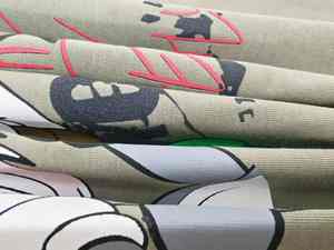 Vêtements pour hommes sur mesure avec graphiques imprimés amples et confortables sur les T-shirts surdimensionnés - Product Image 4