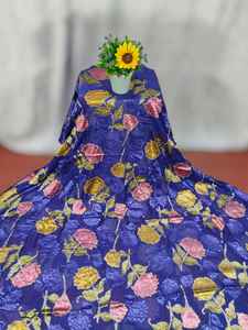 El glamour atemporal de la tela Brasso Dirac de súper calidad con un diseño floral exclusivo para vestidos de fiesta. - Product Image 6