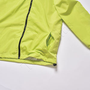 Chaqueta cortavientos con cremallera suave y fuerte Unisex personalizada 2025 carcasa de lluvia impermeable con capucha proceso de punto para hombres y mujeres - Product Image 4