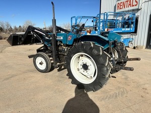 TRACTOR MITSUBISHI D2500 CON CARGADOR HECHO EN CASA, LOS NEUMÁTICOS ESTÁN TODOS EN BUEN ESTADO - Product Image 2