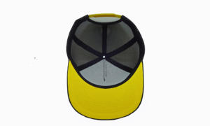 หมวกแก๊ปทรงทรัคเกอร์สีดำ 5 ชิ้น ขายส่ง พร้อมซับในสีเหลือง ปักโลโก้แบบ 2 มิติ ออกแบบเองได้ สำหรับสไตล์สตรีทแวร์ รับผลิตแบบ ODM/OEM - Product Image 4