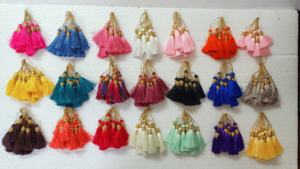 พู่ผ้าเรยอนที่กำหนดเองในหลากหลายสีเหมาะสำหรับใช้เป็นพู่กระเป๋าและพวงกุญแจพู่ที่เหมาะสำหรับการขายต่อ - Product Image 2