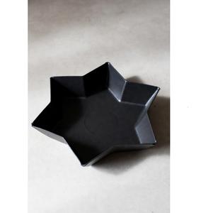 Bandeja Decorativa de Metal Color Negro, Artesanía Metálica para Bodas, Agrega Elegancia Impresionante, Servicio de Alimentos y Bebidas de Primera Calidad, Diseño Moderno - Product Image 5