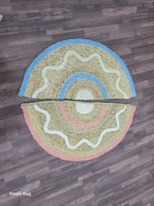 พรมปอกระเจาทำด้วยมือชั้นนำของอินเดียปรับแต่งได้ดีไซน์ทันสมัยแบบแอบสแตรกมือพร้อมตัวเลือกขนาด - Product Image 5